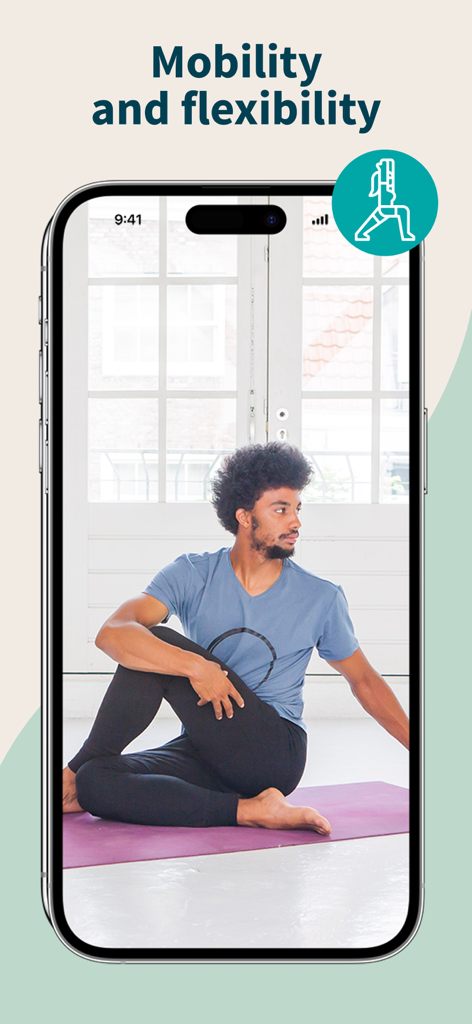 Un hombre realizando una torsión espinal sentada en una esterilla de yoga dentro de la interfaz de la aplicación YogaEasy