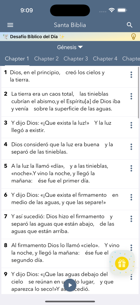 Interfaz de la aplicación Santa Biblia en Español mostrando versículos del capítulo uno del Génesis en español con controles de navegación y audio