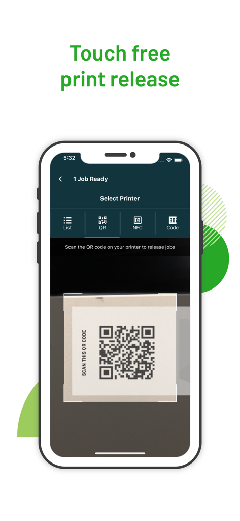 PaperCut Hive mobile App-Oberfläche, die eine berührungslose Druckfreigabe durch Scannen eines QR-Codes auf einem Drucker zeigt