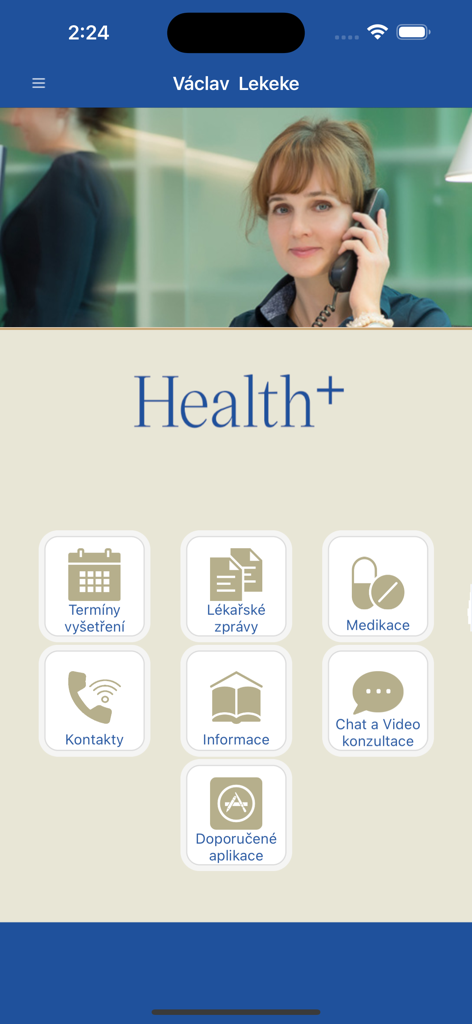 Pantalla de inicio de la aplicación móvil HealthPlus que muestra iconos de menú para citas médicas, informes y medicamentos