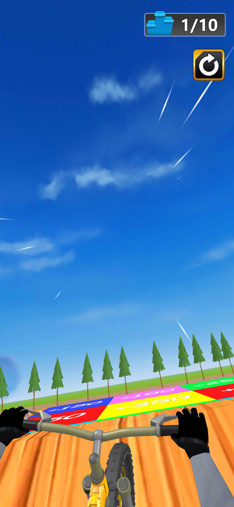 Bike Master: Cycle Racing Game - 空中の木製ランプでの自転車ライダーの一人称視点。