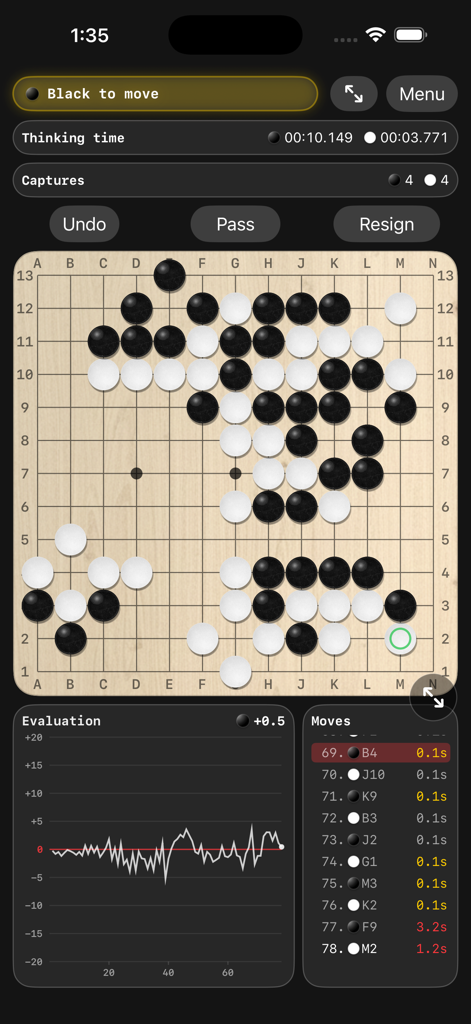 Go Lab: AI Baduk KataGo Engine - Go Lab App-Oberfläche, die ein 13x13-Brett mit Echtzeit-KI-Auswertung und Zugverlauf zeigt