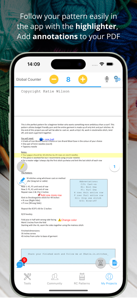 Tela de smartphone mostrando o aplicativo My Row Counter com um PDF de padrão de tricô apresentando destaque em amarelo e anotações digitais.