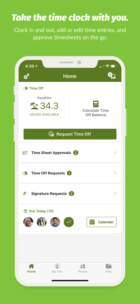 Painel do aplicativo móvel BambooHR mostrando saldos de férias e recursos de gerenciamento de funcionários