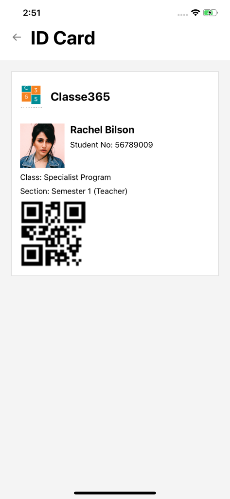 Carta d'identità studentesca digitale sull'app mobile Classe365 che mostra un profilo con foto e codice QR