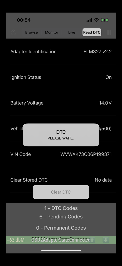 OBDII Scanner ELM327 OBD2 - ELM327 어댑터와 함께 DTC 읽기 및 차량 상태를 보여주는 OBD2 스캐너 앱 인터페이스