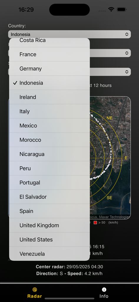 WindRose - Interfaz de la aplicación WindRose que muestra un menú de selección de país sobre un mapa de radar de viento satelital.