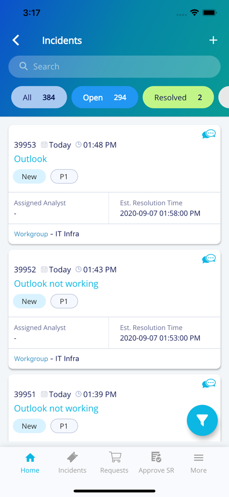 SymphonyAI Summit 모바일 앱 사고 관리 화면, 열려 있는 IT 지원 티켓 목록 표시