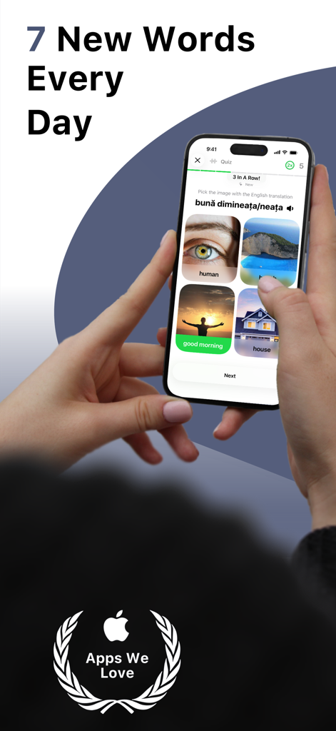 スマートフォンでLENGOアプリを使ってルーマニア語の毎日の語彙クイズに答えている人。