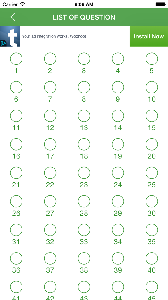 HSK 6リスニング練習アプリのインターフェース。45問の番号付き質問のグリッドが表示されています。