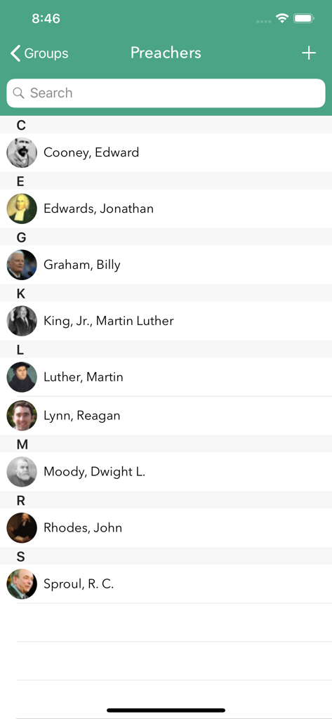 Lista del directorio de la iglesia en la aplicación Elexio Community que muestra nombres y fotos de los miembros.