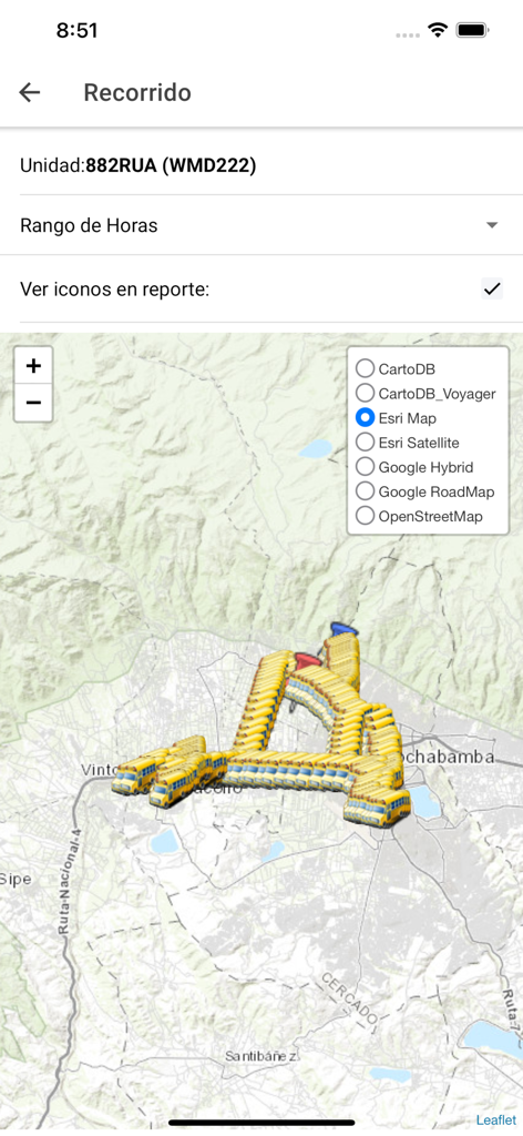 Rastreo GPS v2 - Una interfaz de mapa en la aplicación Rastreo GPS v2 que muestra el historial de rutas de un vehículo con varios iconos y opciones de capas de mapa