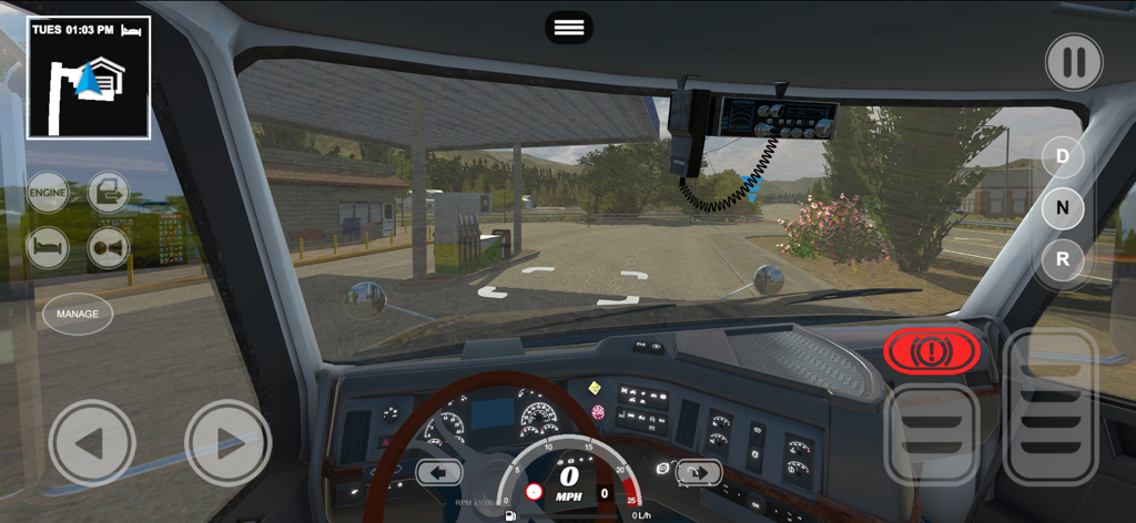 Eine realistische Ego-Ansicht aus dem Inneren einer LKW-Kabine mit einem detaillierten Armaturenbrett und Lenkrad