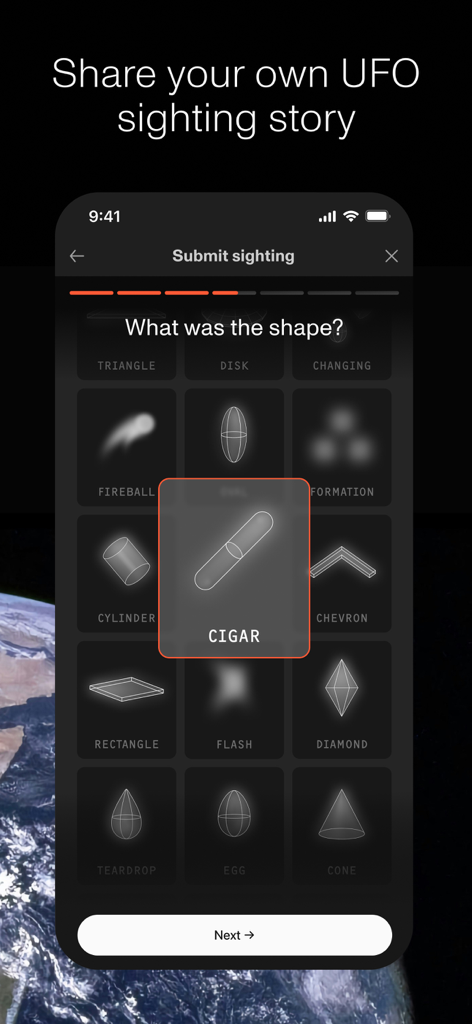 Enigma: What’s that in the Sky - ユーザーが葉巻、三角形、円盤などの形状を選択できる、UFO目撃情報を送信するためのモバイルアプリ画面。