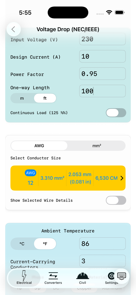 Electrical Calculator lite - Interfaz de la aplicación Calculadora Eléctrica mostrando un cálculo de caída de voltaje con campos de entrada para voltaje, corriente y selección del tamaño del cable.