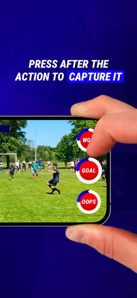 Una persona usando la aplicación Rematch para capturar un momento destacado de fútbol en un smartphone tocando un botón de gol después de la acción.