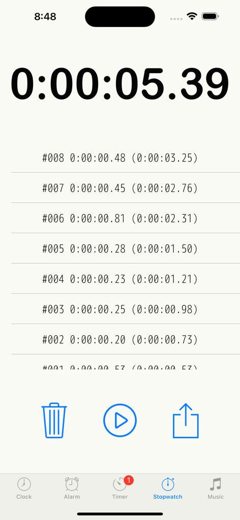 Pantalla del cronómetro que muestra la hora digital y una lista de tiempos de vuelta registrados en la aplicación Alarma y Temporizador