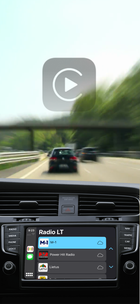 Radio LT: Lietuvos radijas - Radio LT App zeigt eine Liste litauischer Radiosender auf dem Apple CarPlay-Dashboard eines Autos
