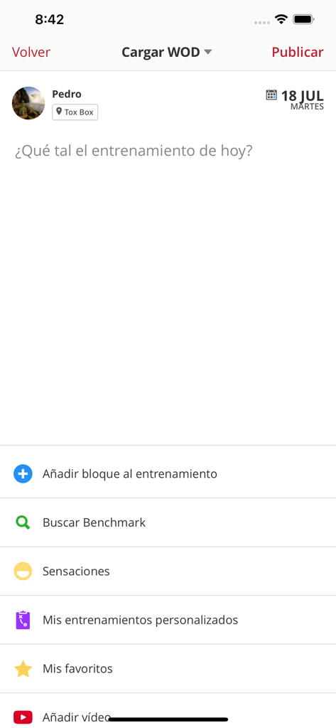 Interfaz para subir y compartir un entrenamiento del día de CrossFit en la aplicación Red Grizzly