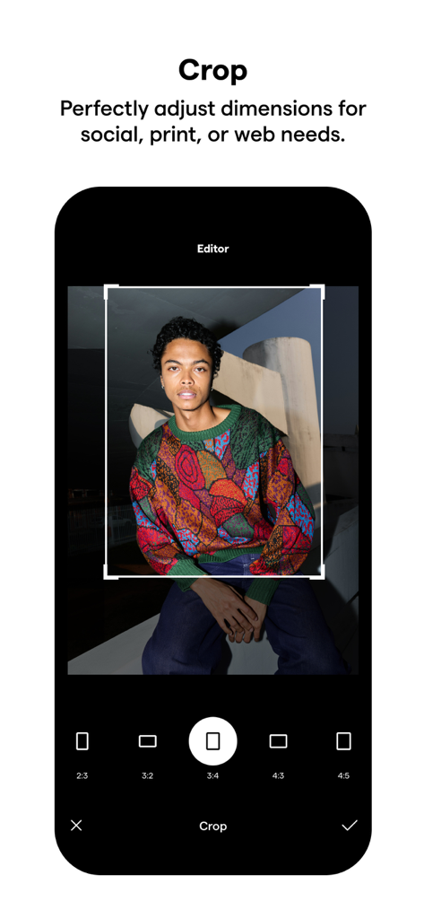 Interfaz de la aplicación Instasize que muestra la función de recorte de fotos con diferentes preajustes de relación de aspecto para redes sociales.