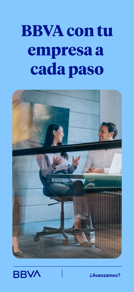 BBVA Empresas México - Due professionisti in un incontro d'ufficio che rappresentano il supporto di corporate banking BBVA