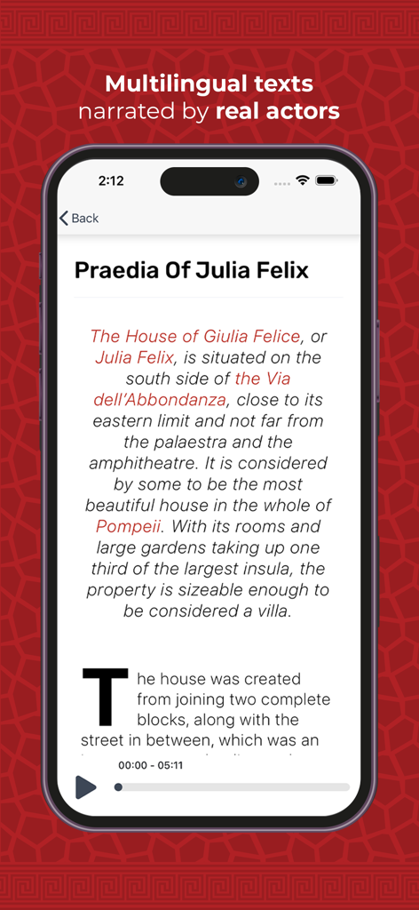 Pantalla de smartphone que muestra una audioguía con texto histórico y narración para los Praedia de Julia Felix en Pompeya