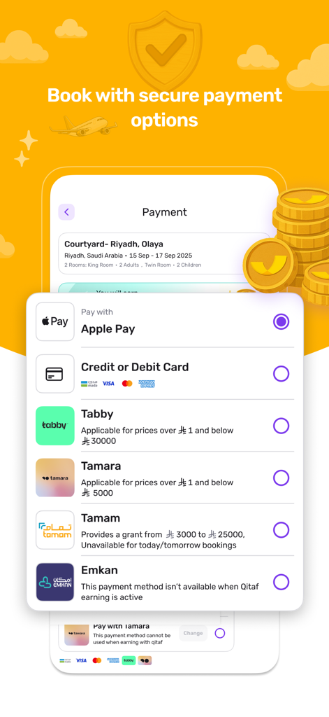 almatar: Book. Travel. Save - Screenshot della schermata di pagamento dell'app almatar che mostra opzioni sicure come Apple Pay e servizi Buy Now Pay Later Tabby e Tamara