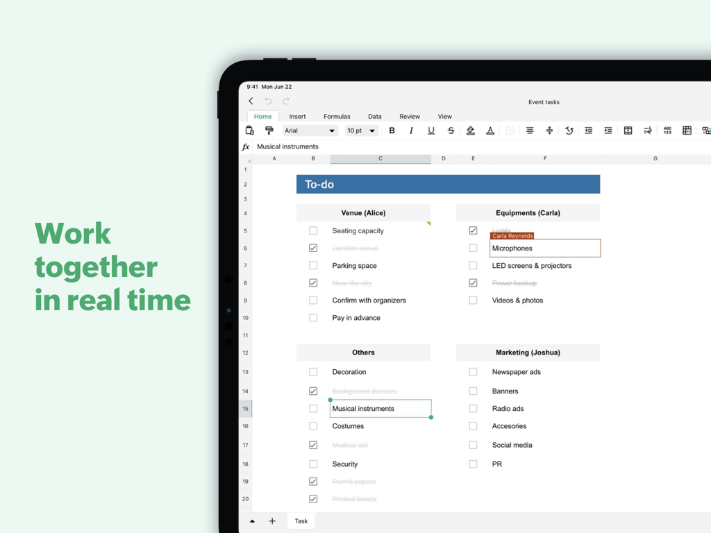 Real-time collaboration on a task spreadsheet in Zoho Sheet for iPad