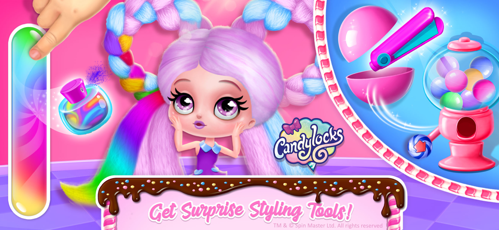 Una muñeca Candylocks con cabello de algodón de azúcar de colores junto a una máquina de chicles que revela un rizador sorpresa.