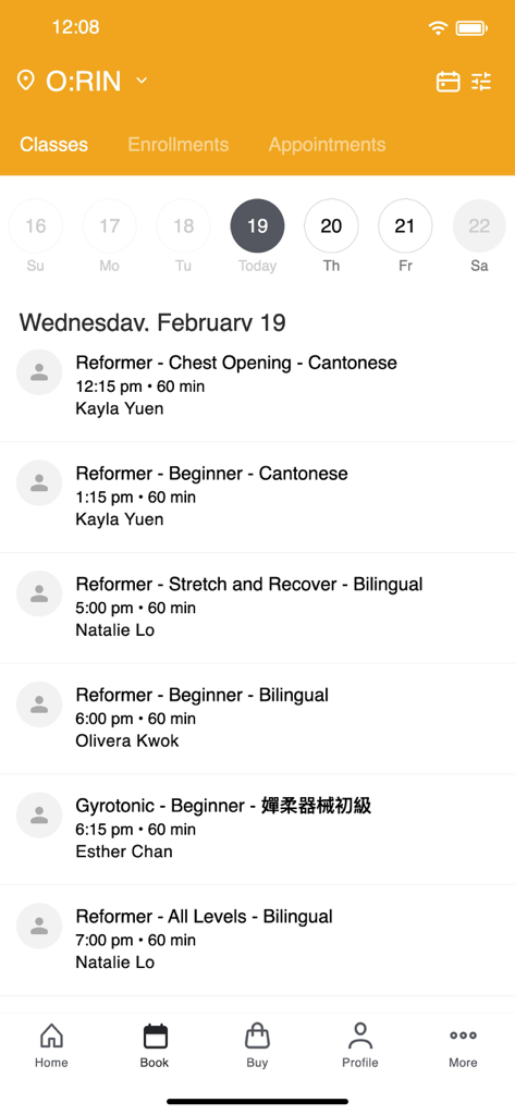 Interfaccia dell'app mobile O:RIN che mostra un programma giornaliero di lezioni di fitness Reformer e Gyrotonic