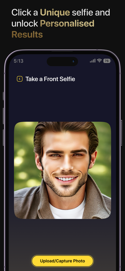 Un smartphone que muestra la interfaz de la aplicación LooksMax Ai para tomar una selfie frontal y obtener resultados personalizados de looksmaxxing.