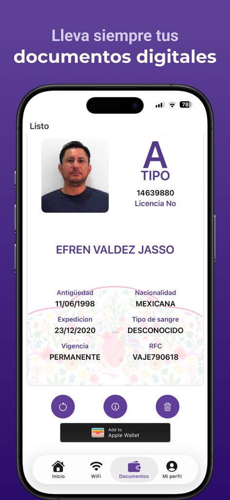 Digital driver license displayed on the App CDMX interface with an option to add it to Apple Wallet