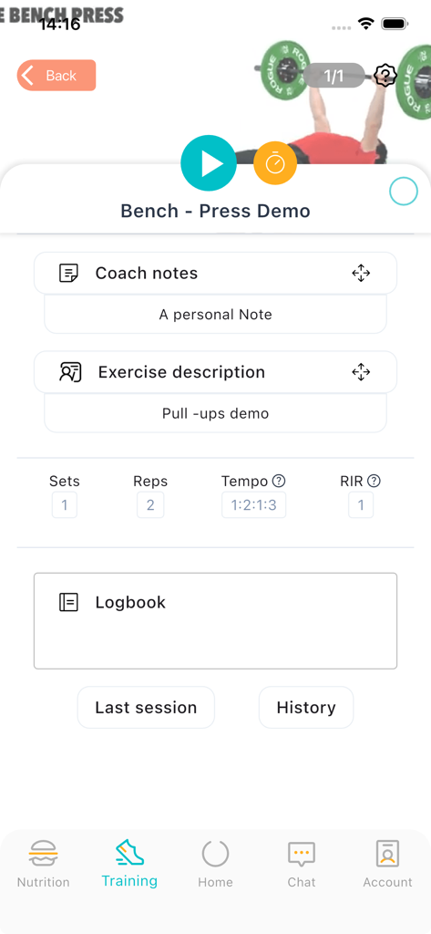 KORE by KOROS - KORE by KOROS Trainings-Oberfläche, die eine Bankdrück-Übungsvorführung mit Sätzen, Wiederholungen und Workout-Logbuchfunktionen anzeigt