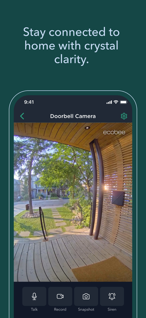Flux vidéo en direct de la sonnette vidéo sur l'application domotique ecobee montrant le porche et l'allée d'entrée.