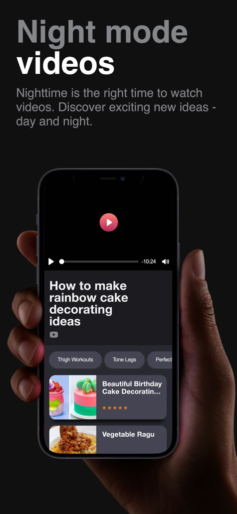 Leg & Booty Workout Trainer - Pantalla de iPhone mostrando el reproductor de video en modo nocturno con etiquetas de entrenamiento y sugerencias de video