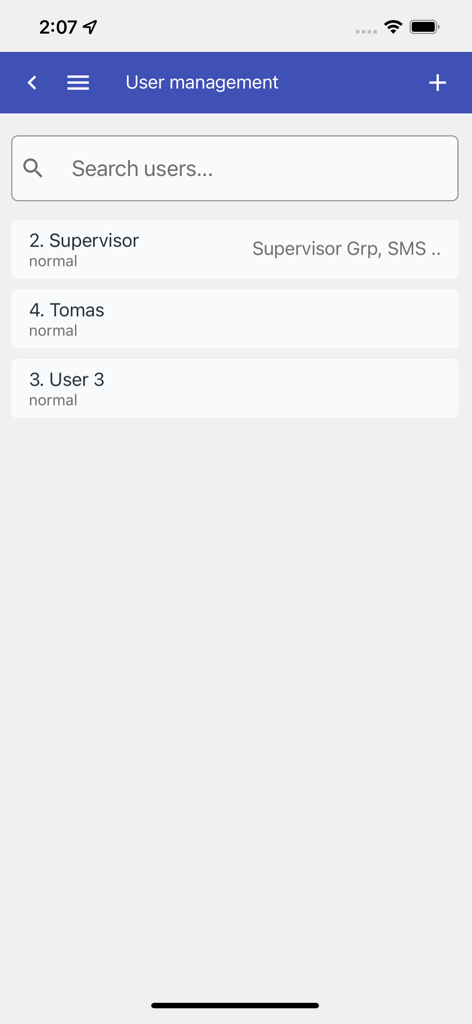 Advisor Advanced Pro - Pantalla de gestión de usuarios de la aplicación Advisor Advanced Pro con barra de búsqueda y lista de usuarios autorizados