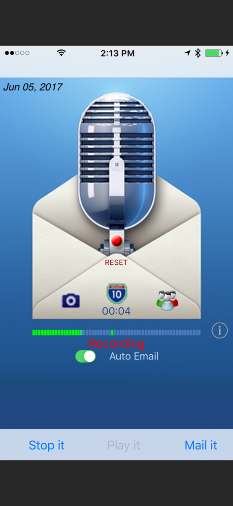 Say it Mail it Plus - Say it Mail it Plus 앱 인터페이스, 자동 이메일 토글과 함께 음성 메모 녹음 표시