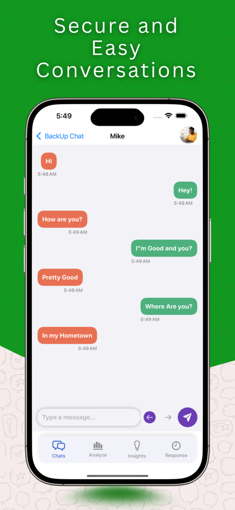 Captura de pantalla de la aplicación BackUp Chat que muestra una conversación de mensajes de texto y un menú de navegación con iconos de análisis e información.