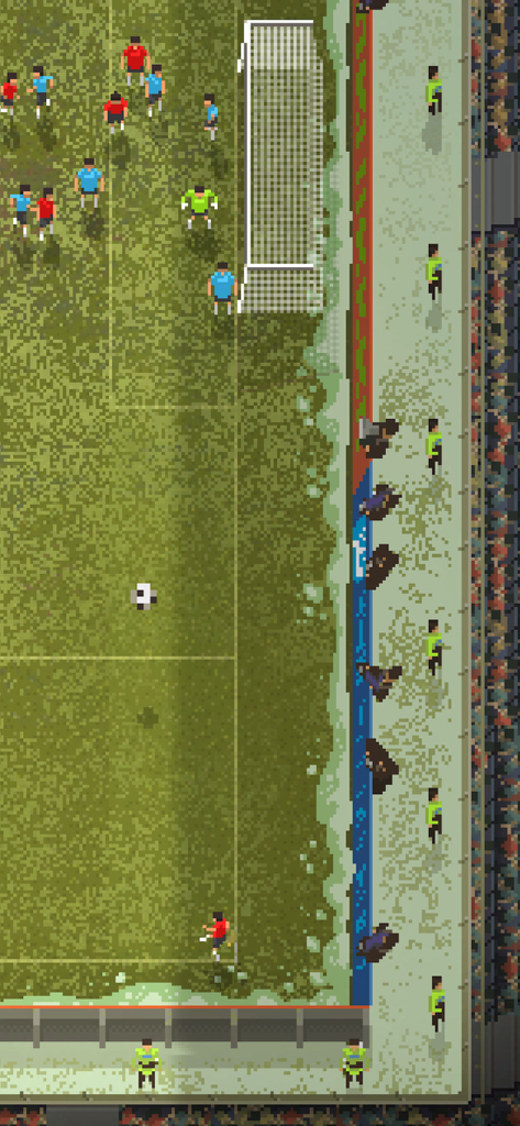 Football Boss: Be The Manager - Vista cenital de un partido de fútbol con gráficos de arte pixelado retro en Football Boss Be The Manager.