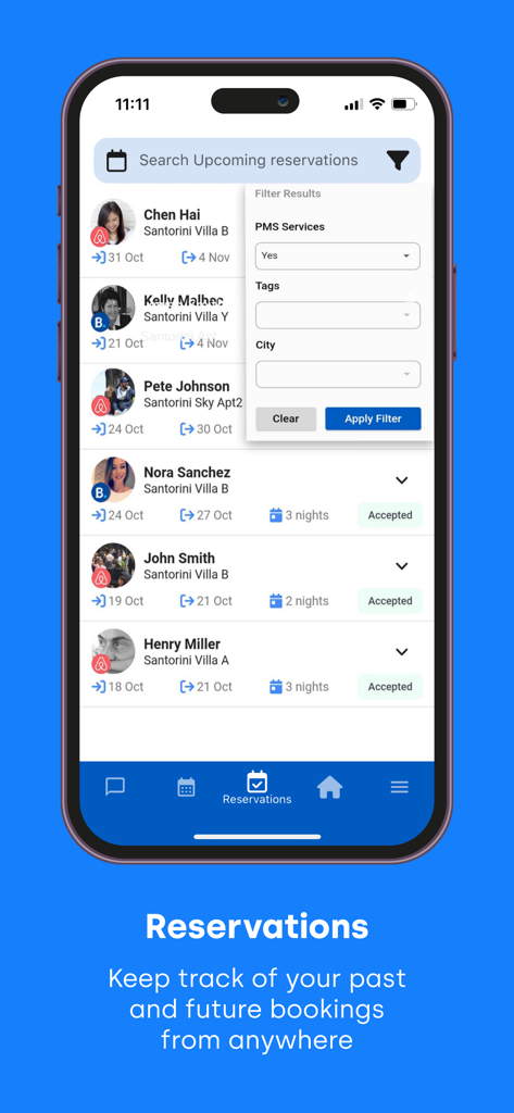 Hostify - Pantalla de la aplicación móvil Hostify que muestra una lista de reservas de propiedades con nombres de huéspedes y fechas de check-in.