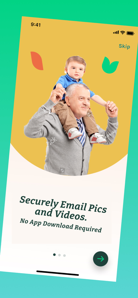 Um avô a segurar um bebé nos ombros com um texto a explicar a partilha segura por e-mail de fotos e vídeos sem descarregar a aplicação.