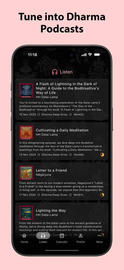 Interfaz de la aplicación Astromunk mostrando una lista de podcasts de Dharma con enseñanzas del Dalai Lama y Nagarjuna.