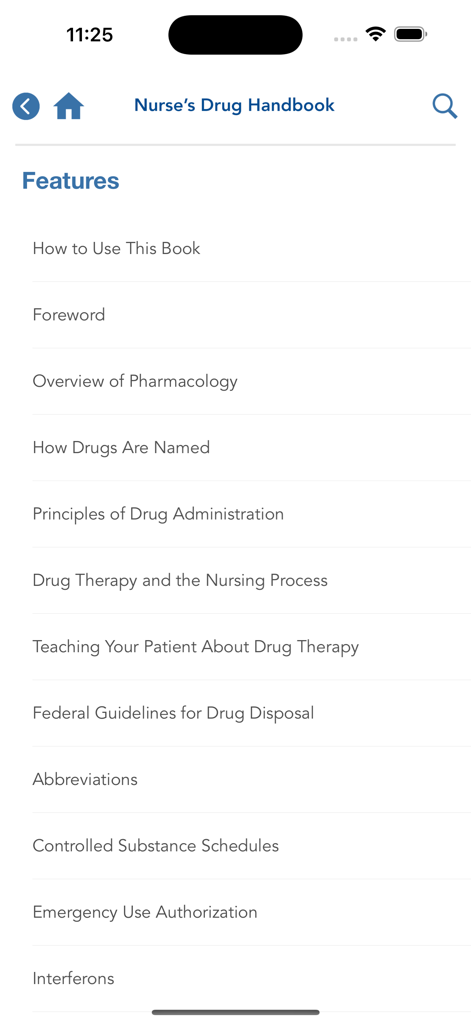 Captura de pantalla del menú de funciones de la aplicación Nurse's Drug Handbook que enumera secciones como descripción general de farmacología y principios de administración de medicamentos.