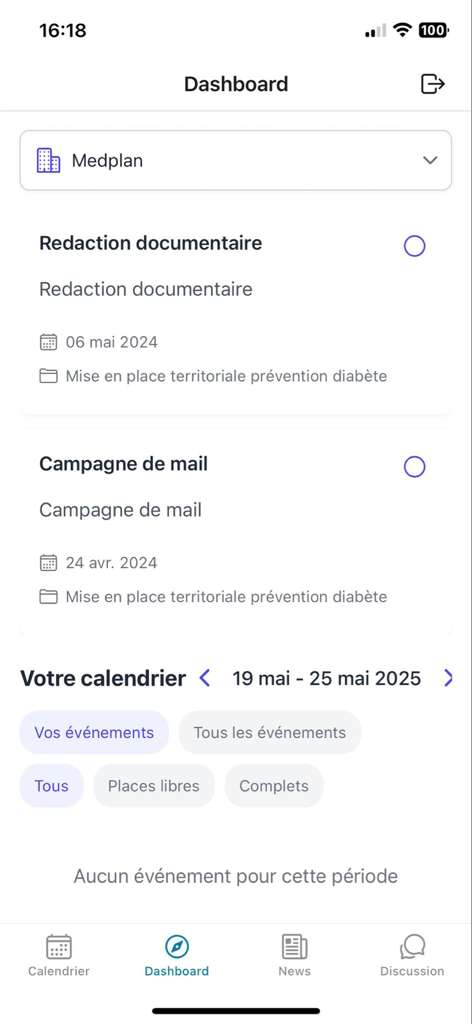 Panel de la aplicación móvil Medplan que muestra la gestión de tareas de atención médica y un calendario profesional compartido.