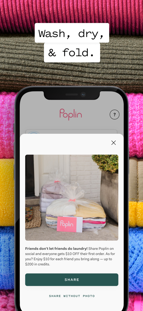 Schermata di un telefono cellulare che mostra l'app Poplin con un popup di riferimento che offre uno sconto di dieci dollari per aver condiviso il servizio con gli amici.