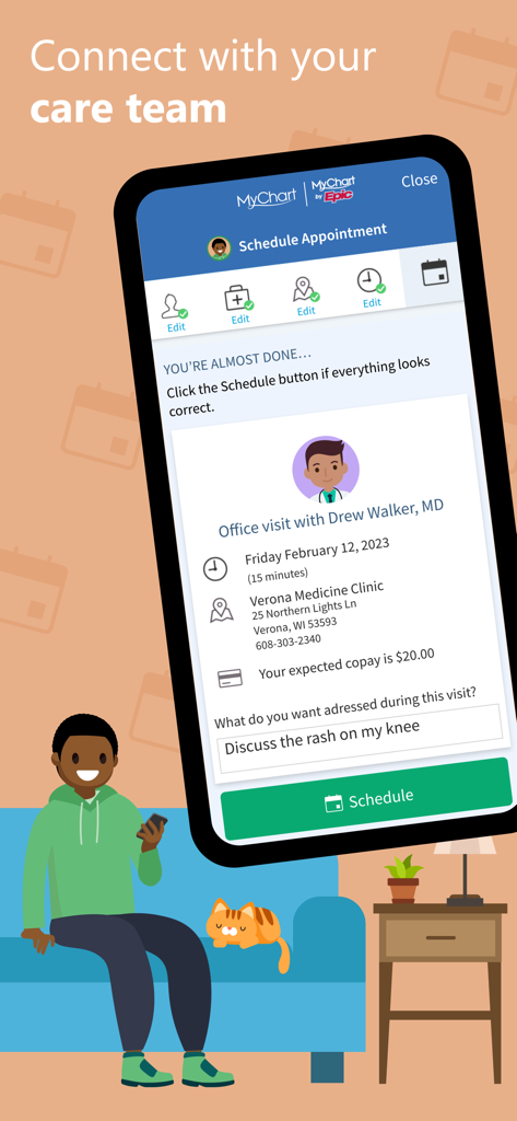 Ein mobiler Bildschirm zeigt die Benutzeroberfläche der MyChart-App zur Vereinbarung eines Arzttermins, bei dem ein Mann auf einer Couch sein Telefon benutzt.
