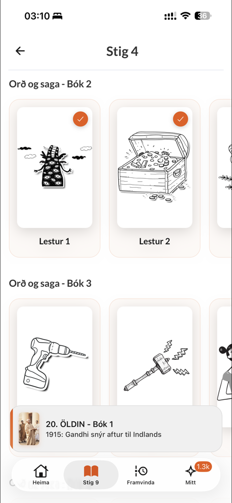 Heimalestur - Die Benutzeroberfläche der Heimalestur-App, die isländische Leselektionen für Stufe 4 mit illustrierten Story-Karten und Navigationsfortschritt anzeigt.