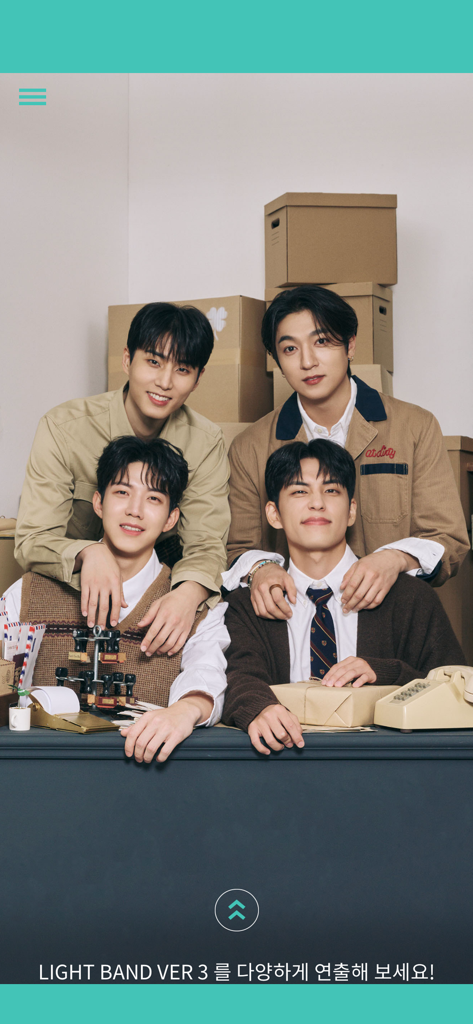 DAY6 LIGHT BAND VER 3 - Promotional photo of DAY6 band members on the LIGHT BAND VER 3 app screen