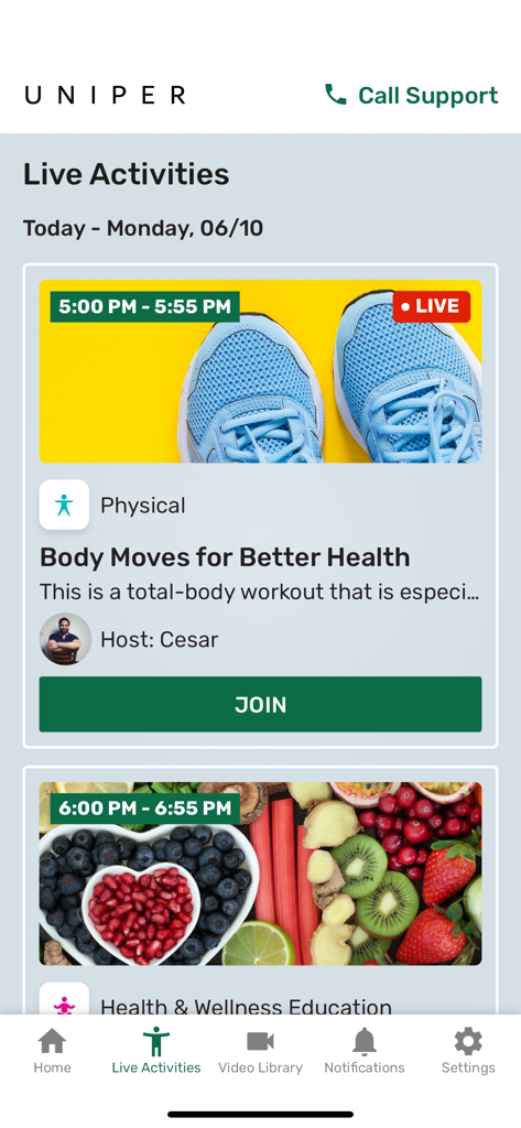 Interfaz de la aplicación Uniper que muestra una lista de clases de bienestar y fitness en vivo para personas mayores.