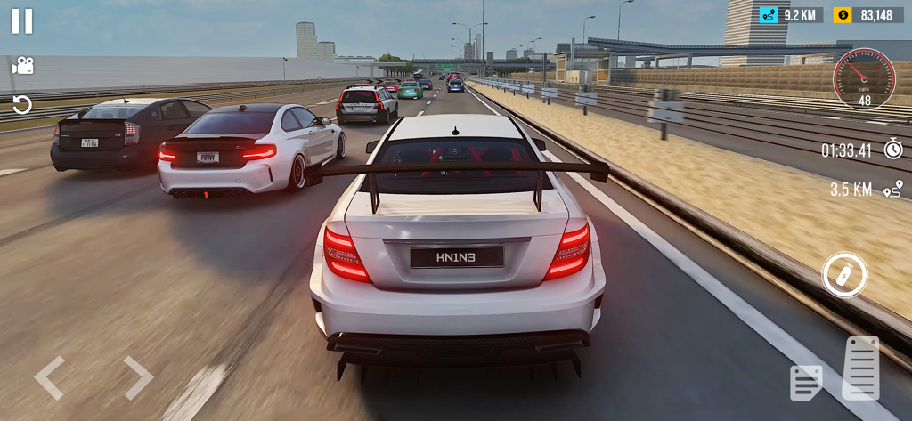 Car Driving Simulator Car Game - Gameplay de um carro esportivo branco dirigindo em uma estrada em um jogo de simulador de carro